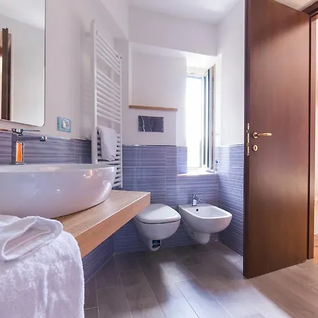 Crispi Promenade 公寓